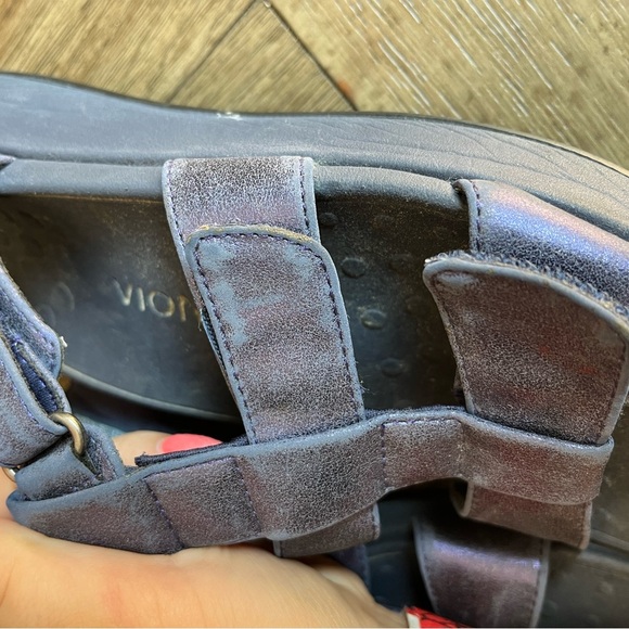 Blue Vionic sandals - Picture 2 of 5